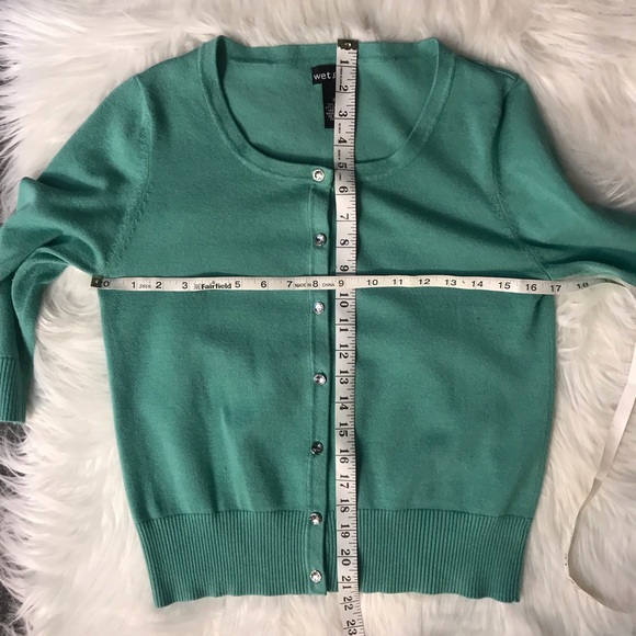 Sweater - Picture 4 of 6